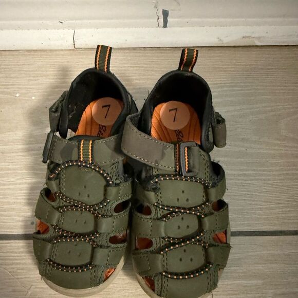 Brand new Eddie Bauer Olive Green Kids Sandals no box size 7 - Picture 1 of 2